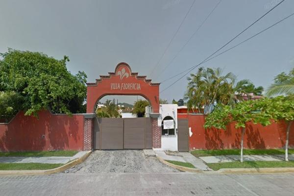 Foto de inmueble en Avenida de Los Cisnes #320, Col. Villa Florencia C.P. 28219, Manzanillo