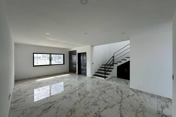 Foto de inmueble en De Los Laureles 409 Calle Ignea #409, Col. Pedregal del Junco C.P. 38020, Celaya