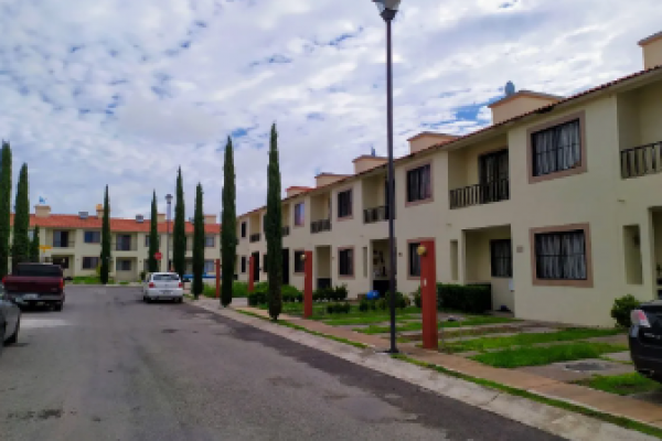 Foto de inmueble en calle 1917, Col. Fuentes del Lago C.P. 20200, Aguascalientes