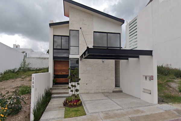 Foto de inmueble en Lago Yuriria, Col. Jurica La Solana C.P. 76230, Querétaro