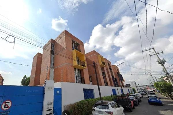 Foto de inmueble en Calle Nicolás Bravo #s/n, Col. San Carlos C.P. 44460, Guadalajara