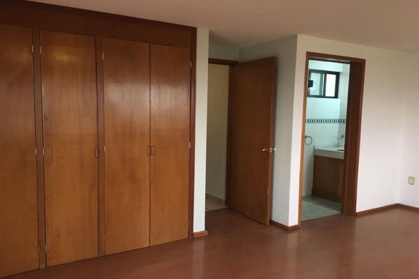 Foto de inmueble en Avenida Estatuto Jurídico, Col. Burócrata C.P. 78270, San Luis Potosí