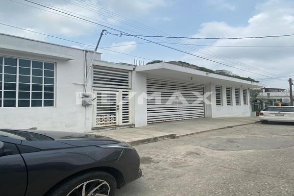Foto de inmueble en 5 de Junio, Col. La Paz C.P. 89326, Tampico