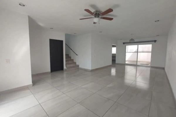 Foto de inmueble en San Benito  #5, Col. Lomas de Zompantle C.P. 62157, Cuernavaca
