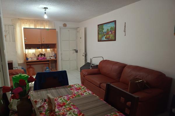 Foto de inmueble en Juan de Dios Peza  #1, Col. Villas Trabajadores del Gobierno del Distrito Federal C.P. 13278, Tláhuac