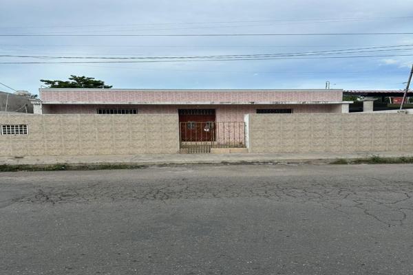 Foto de inmueble en Calle 63ᶜ 239 #239, Col. Cortes Sarmiento C.P. 97168, Mérida