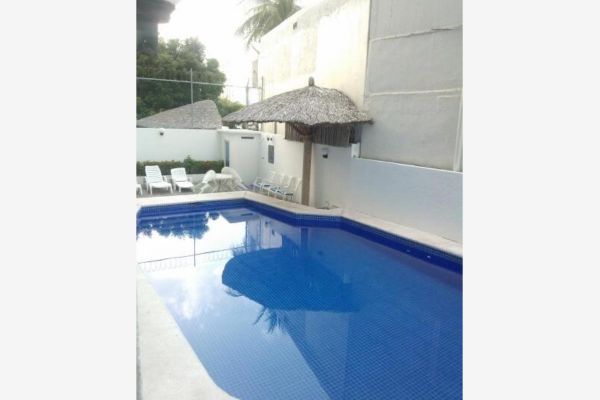 Foto de inmueble en Caracol  #654, Col. Condesa C.P. 39690, Acapulco de Juárez