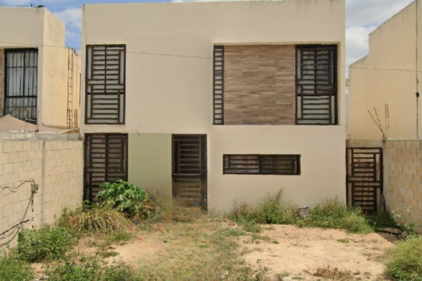 Foto de inmueble en Calle 85 #60, Col. Paseos de Opichen C.P. 97246, Mérida