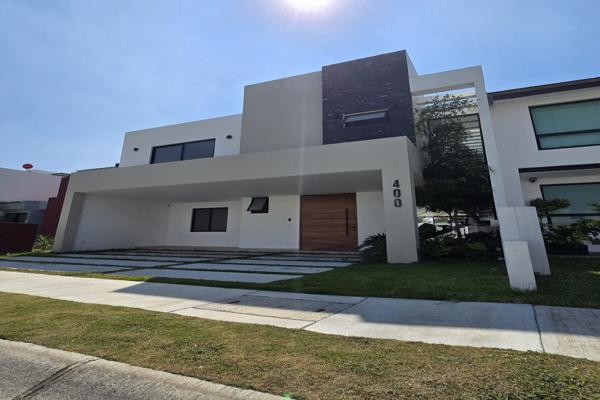 Foto de inmueble en Avenida Ramon Corona 300 #300, Col. Santa Anita Camino Real C.P. 45600, San Pedro Tlaquepaque