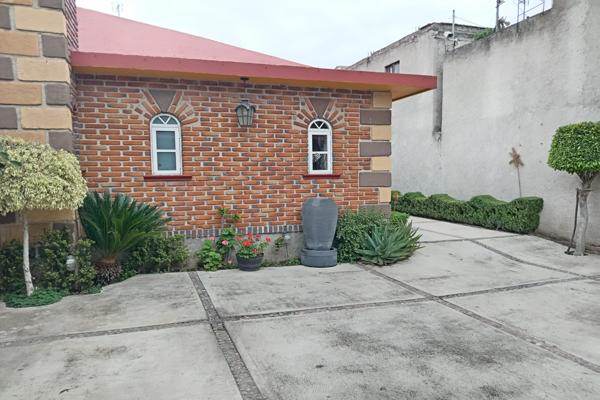 Foto de inmueble en Calle Arboledas #s/n, Col. Santa Cruz Xochitepec C.P. 16100, Xochimilco