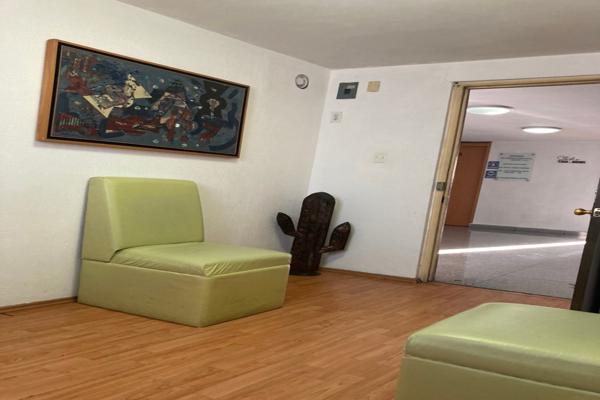 Foto de inmueble en Tuxpan #2, Col. Roma Sur C.P. 06760, Cuauhtémoc