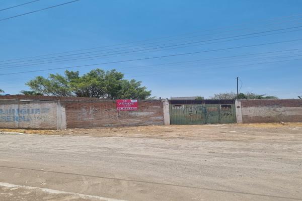 Foto de inmueble en El Lobo 56 #56, Col. Granjas Banthi C.P. 76805, San Juan del Río