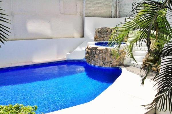 Foto de inmueble en Caracol  #109, Col. Condesa C.P. 39690, Acapulco de Juárez