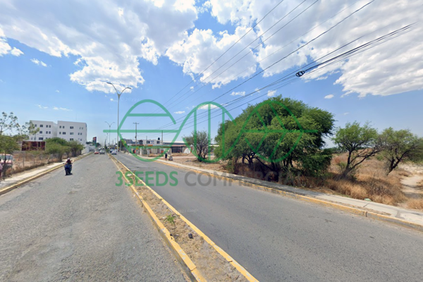 Foto de inmueble en Avenida Universidad, Col. Prados de Oriente C.P. 76805, San Juan del Río