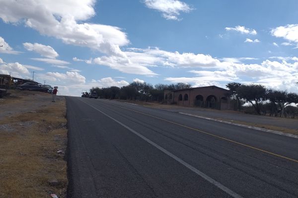 Foto de inmueble en carretera hacia Dolores Hidalgo , Col. Los Galvanes C.P. 37883, San Miguel de Allende