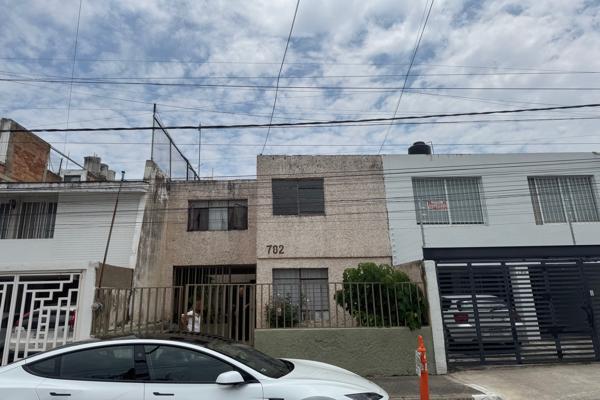 Foto de inmueble en Calle Agustín de la Rosa 782 #782, Col. Ladrón de Guevara C.P. 44600, Guadalajara