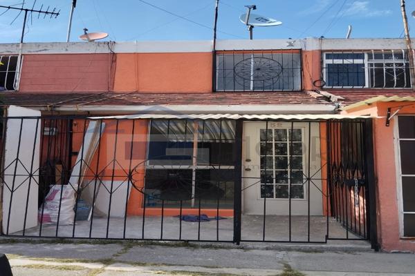 Foto de inmueble en Avenida Canal de Garay , Col. La Esperanza C.P. 09910, Iztapalapa