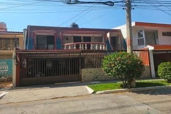 Foto de inmueble en Aguamarina, Col. Bosques de La Victoria C.P. 44540, Guadalajara