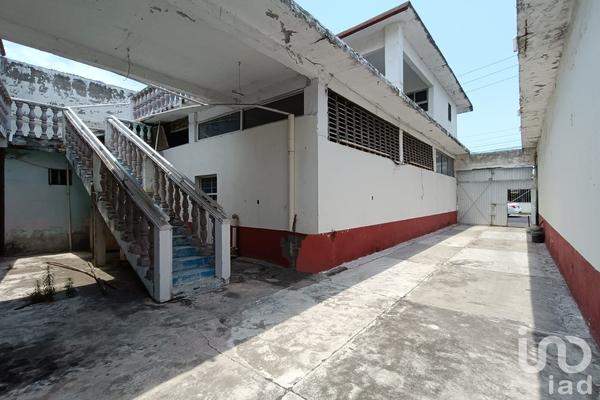 Foto de inmueble en ALCOCER #1443, Col. Pocitos y Rivera C.P. 91729, Veracruz