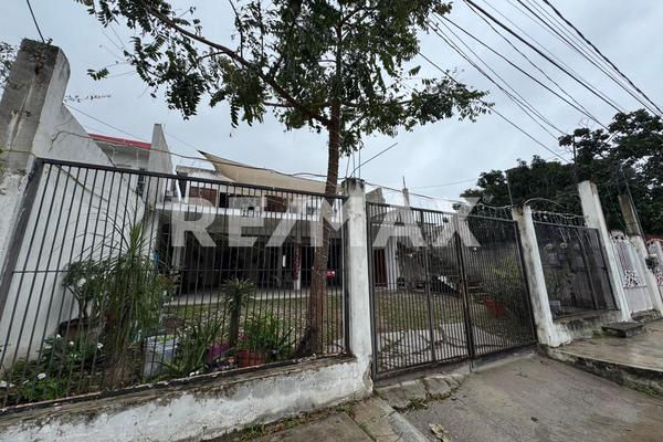 Foto de inmueble en Algarroso, Col. Jardines de Champayan 1 C.P. 89358, Tampico