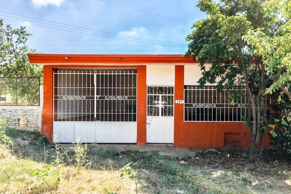 Casa en Amaranto , Flores Magón, Sinaloa en Venta 