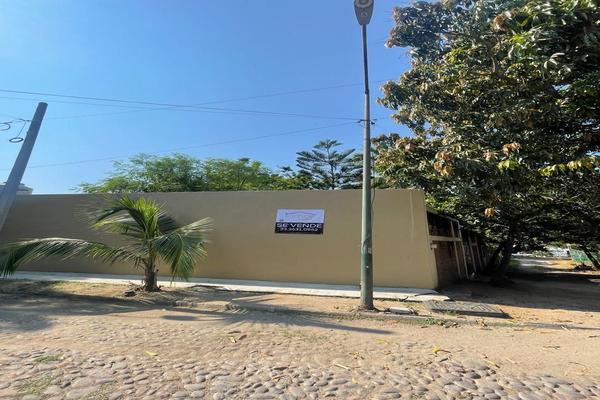 Foto de inmueble en andador mango indio, Col. Valle de las Garzas C.P. 28219, Manzanillo