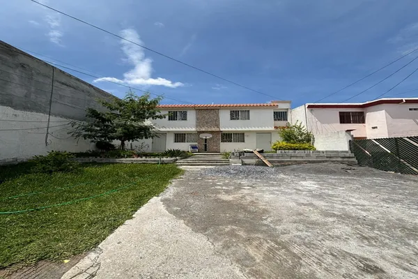 Foto de inmueble en Argentina #1073, Col. América C.P. 25290, Saltillo