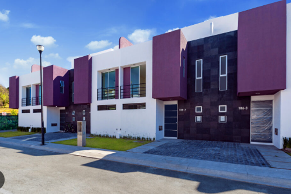 Foto de inmueble en Av. Antonio Pliego V 109a, 51355 San Miguel Zinacantepec, Méx., Col. Zimbron C.P. 51355, Zinacantepec