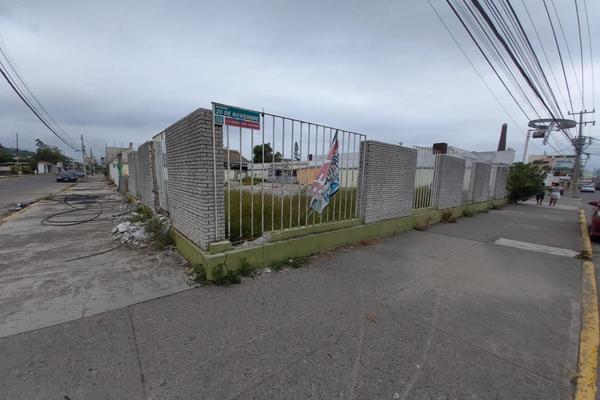 Foto de inmueble en Avenida 20 de Noviembre, Col. Cazones C.P. 93230, Poza Rica de Hidalgo