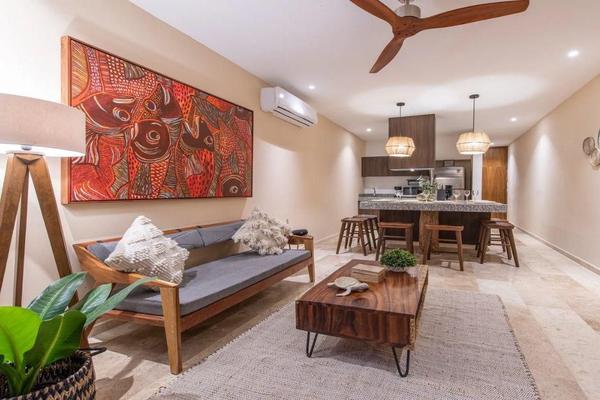 Foto de inmueble en Av. 5 Sur, Col. La Veleta C.P. 77760, Tulum