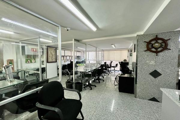 Foto de inmueble en Av. Bajacalifornia, Col. Roma Sur C.P. 06760, Cuauhtémoc