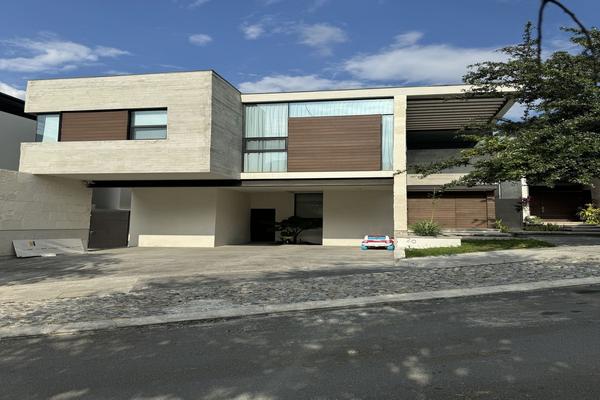 Foto de inmueble en Ave. central, Col. Residencial Cordillera C.P. 66196, Santa Catarina