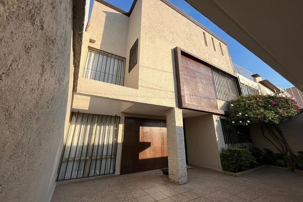 Foto de inmueble en Avenida Ciprés, Col. Vergel Coapa C.P. 14320, Tlalpan