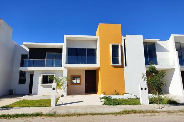 Foto de inmueble en Av. de los patos #89, Col. Soleares C.P. 28219, Manzanillo