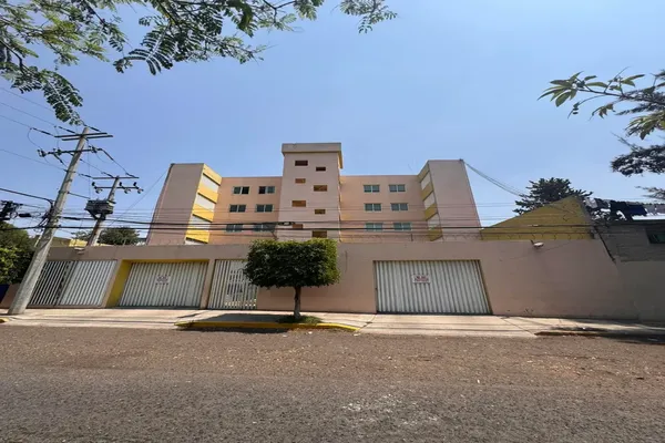 Foto de inmueble en Av. F.F.C.C. Nacionales #25, Col. Ahuizotla (Santiago Ahuizotla) C.P. 53378, Naucalpan de Juárez