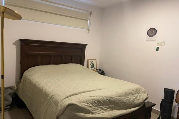 Foto de inmueble en Ave Francisco Villa, Col. Zona Valle Poniente C.P. 66233, San Pedro Garza García