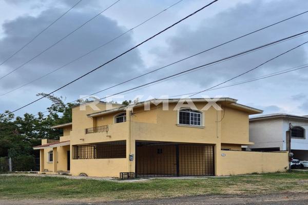 Foto de inmueble en Avenida Herradura, Col. El Charro C.P. 89364, Tampico