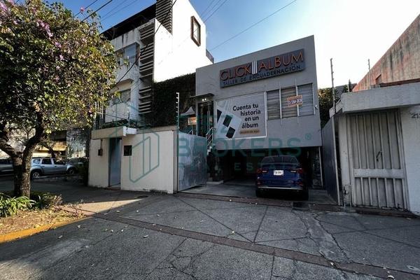Foto de inmueble en Av. Hidalgo y Costilla, Col. Ladrón de Guevara C.P. 44600, Guadalajara