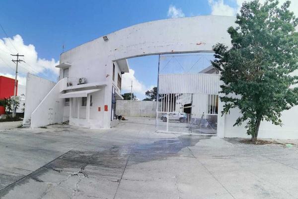 Foto de inmueble en av. Huayucan, Col. Supermanzana 299 C.P. 77560, Benito Juárez