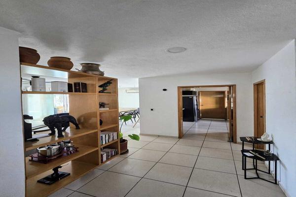 Foto de inmueble en Av. Ignacio L. Vallarta, Col. Residencial Chapalita C.P. 44500, Guadalajara