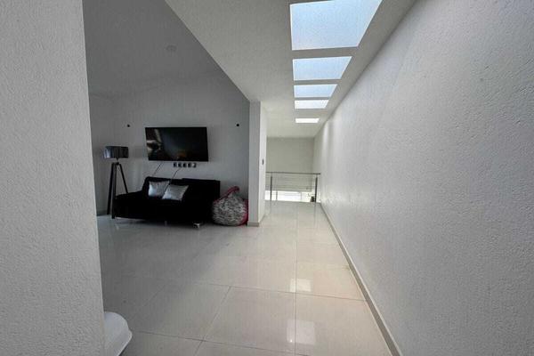 Foto de inmueble en Av. Industrializacion, Col. Álamos 3a Sección C.P. 76160, Querétaro