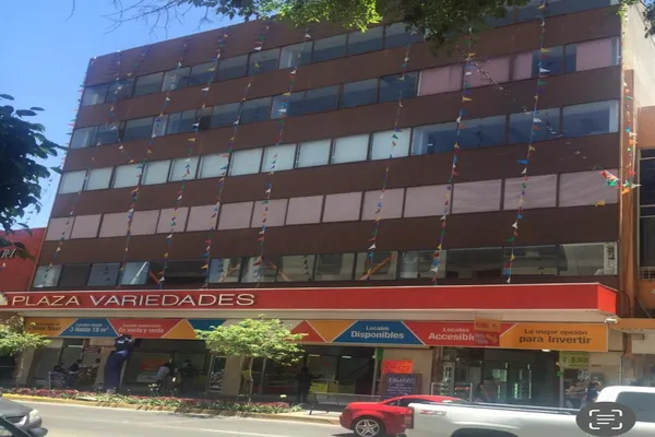 Foto de inmueble en Avenida Juárez #165, Col. Guadalajara Centro C.P. 44100, Guadalajara