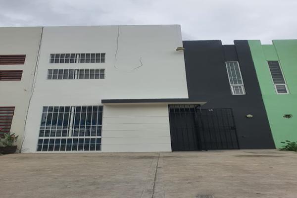 Foto de inmueble en Avenida Lago Blanco, Zona Dorada, Col. Los Angeles C.P. 80014, Culiacán