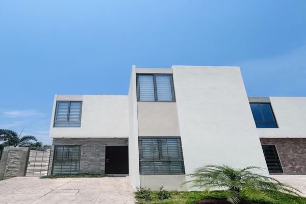 Foto de inmueble en Avenida Las Palmas, Col. Nuevo Salagua C.P. 28869, Manzanillo