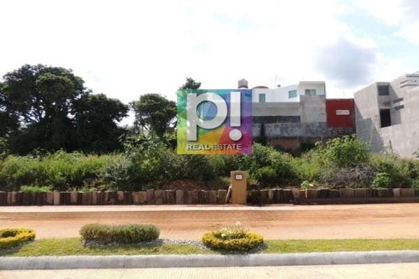 Foto de inmueble en Av. Lomas de Ahuatlán, Col. Lomas de Zompantle C.P. 62157, Cuernavaca