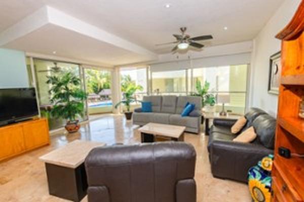 Foto de inmueble en Avenida Paseo de los Cocoteros #111, Col. Nuevo Vallarta C.P. 63735, Bahía de Banderas