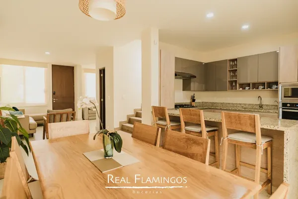 Foto de inmueble en Av. Paseo Vallarta #136, Col. Flamingos C.P. 63732, Bahía de Banderas