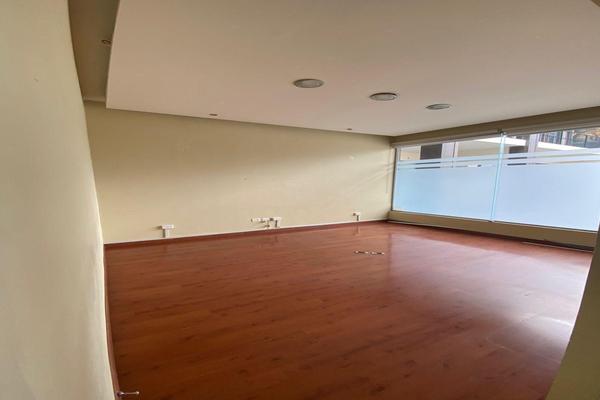 Foto de inmueble en Av. Ricardo MargainSan pedro Garza Garcia, Col. Valle Del Campestre C.P. 66265, San Pedro Garza García