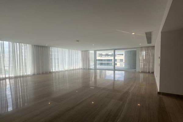 Foto de inmueble en Av Roble, Col. Valle Del Campestre C.P. 66265, San Pedro Garza García