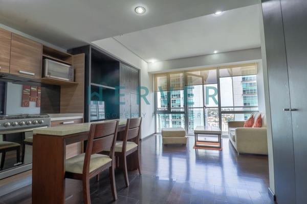 Foto de inmueble en av santa fe, Col. Santa Fe Cuajimalpa C.P. 05348, Cuajimalpa de Morelos